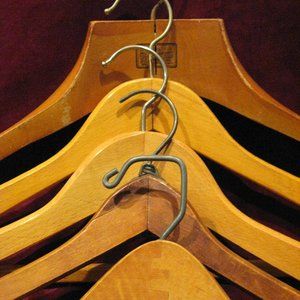 Vntage 5 Wooden Hangers Globus 618 C Birnbaum Ltd+